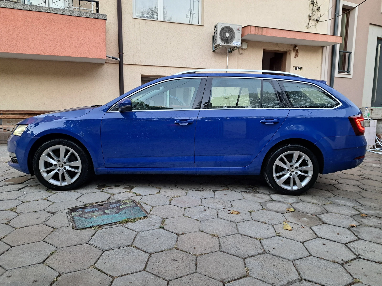 Skoda Octavia 2.0TDI 184 к.с 4х4 Style - изображение 4