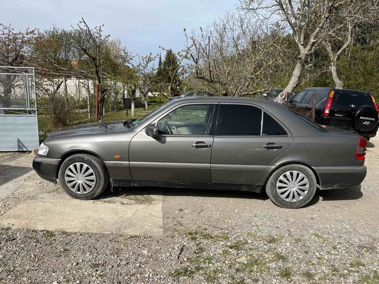 Mercedes-Benz C 180 Elegance  - изображение 2