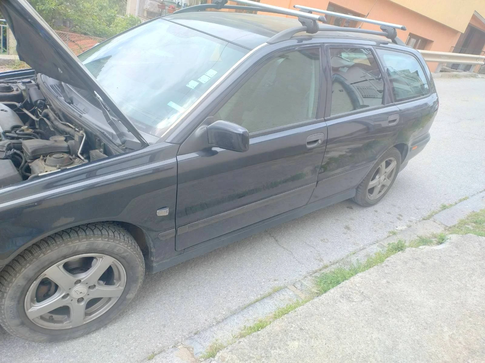 Volvo V40  - изображение 4