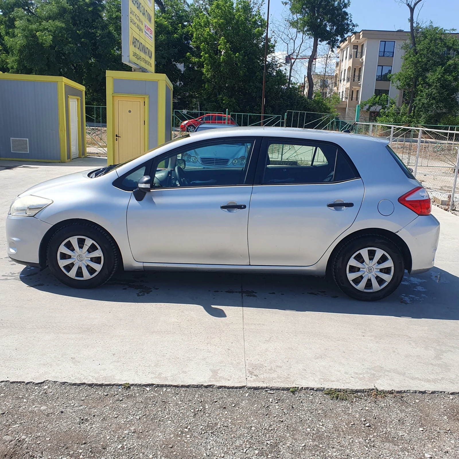 Toyota Auris 1.33 VVT-i - изображение 4