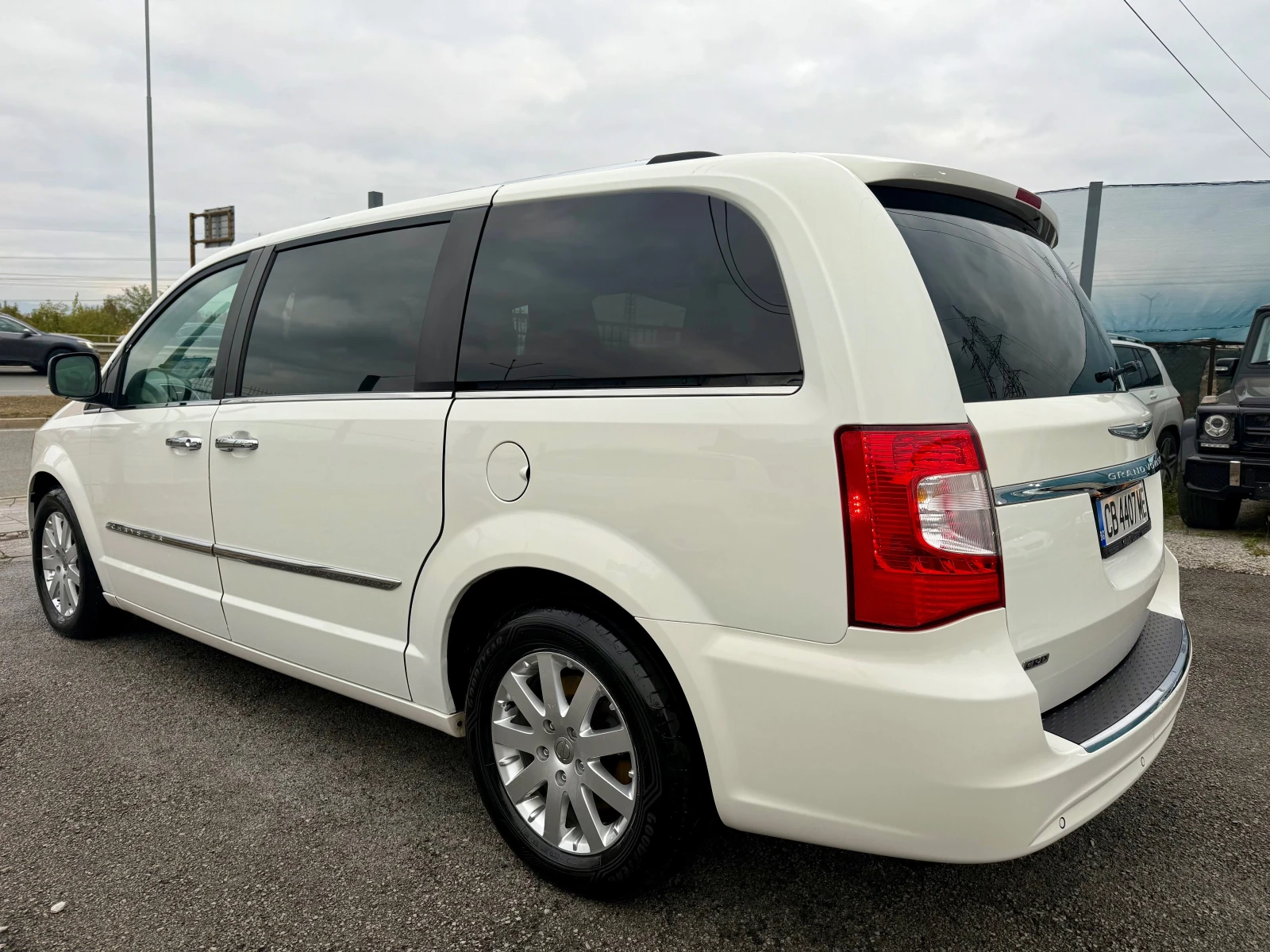 Chrysler Gr.voyager 2.8 CRDI 7-МЕСТЕН/КОЖА/АВТОМАТ/НАВИ - изображение 6