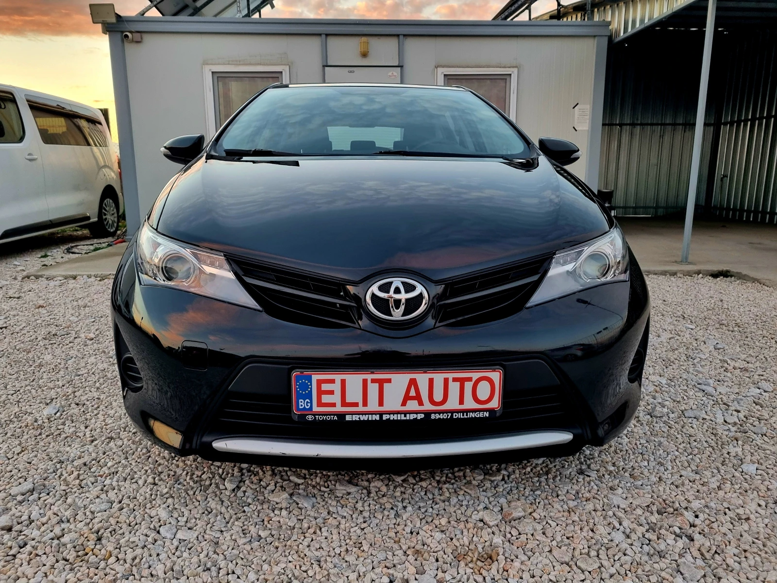 Toyota Auris 1.3VVT-i 99ks. 6 ��������, ����������� | Mobile.bg � ����������� 3