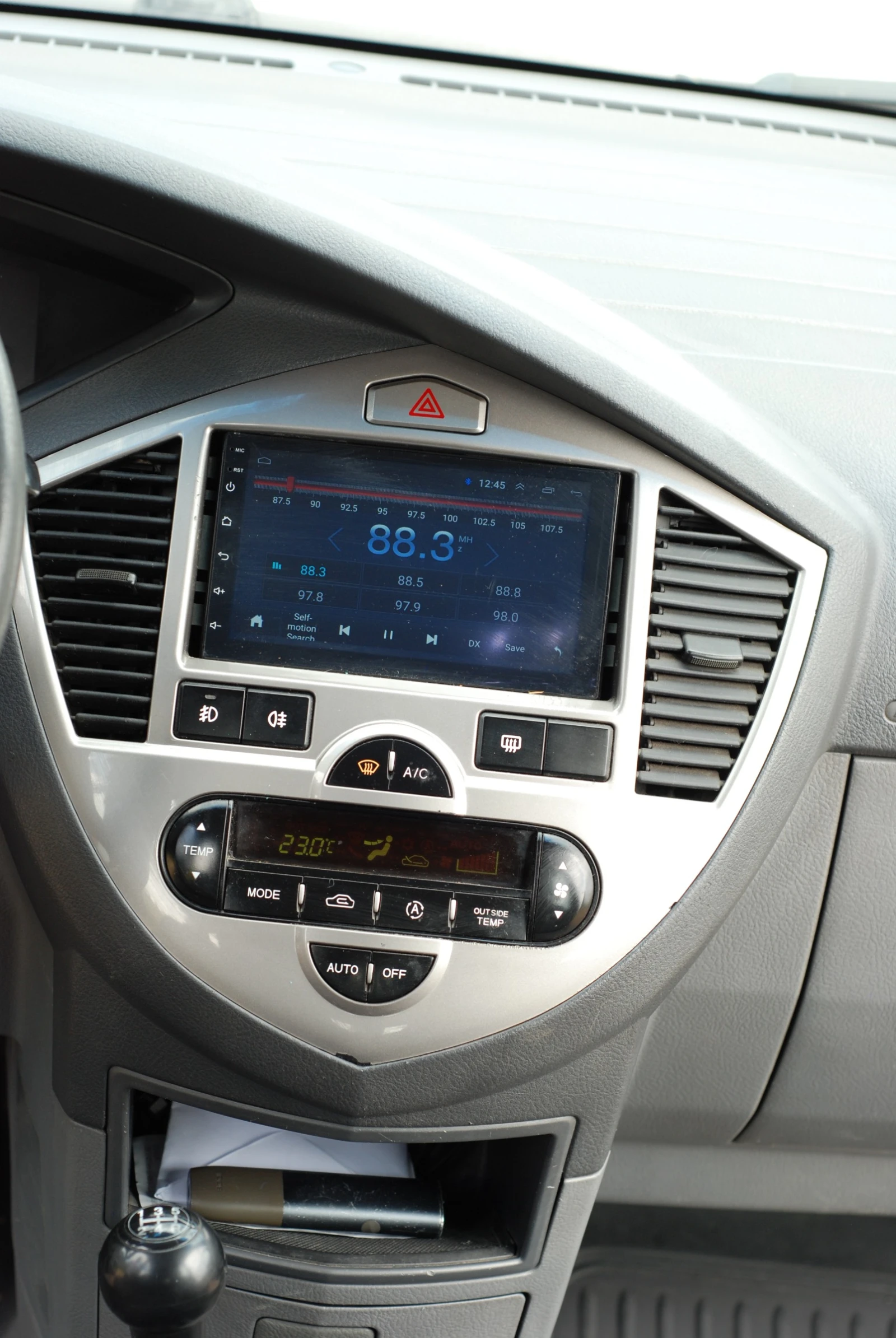 Kia Carens 1.6 Газ, Нави, Теглич - изображение 9