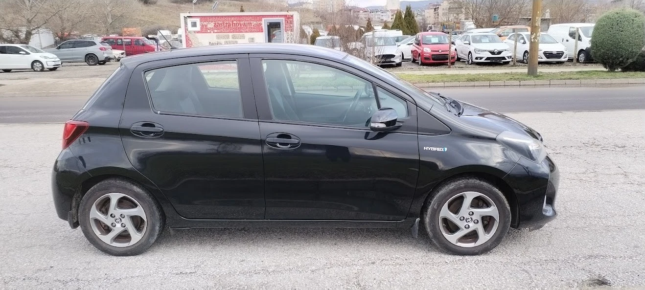Toyota Yaris 1.5 i HYBRID Euro 6 - изображение 5