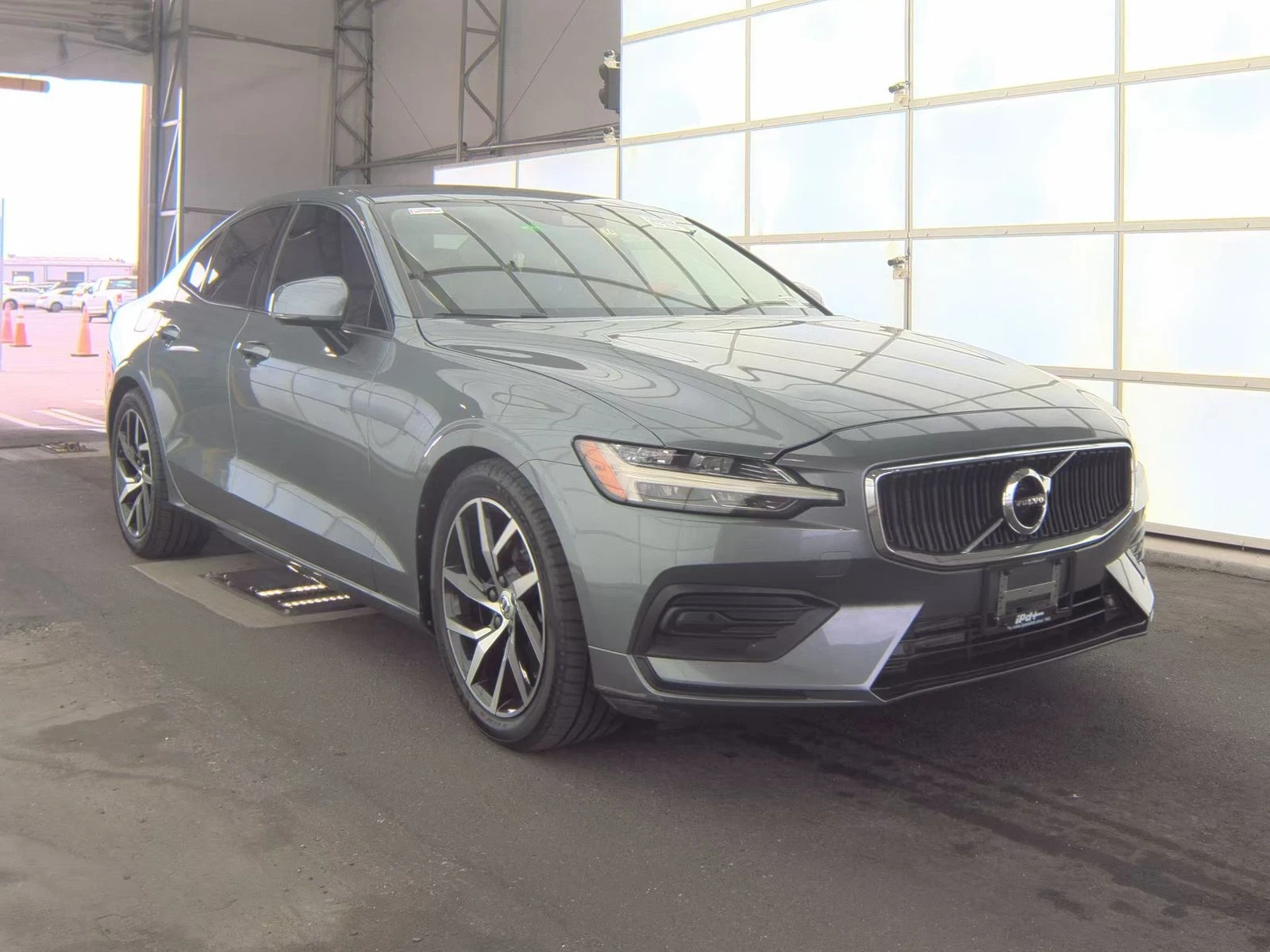 Volvo S60 T6 Momentum - изображение 3