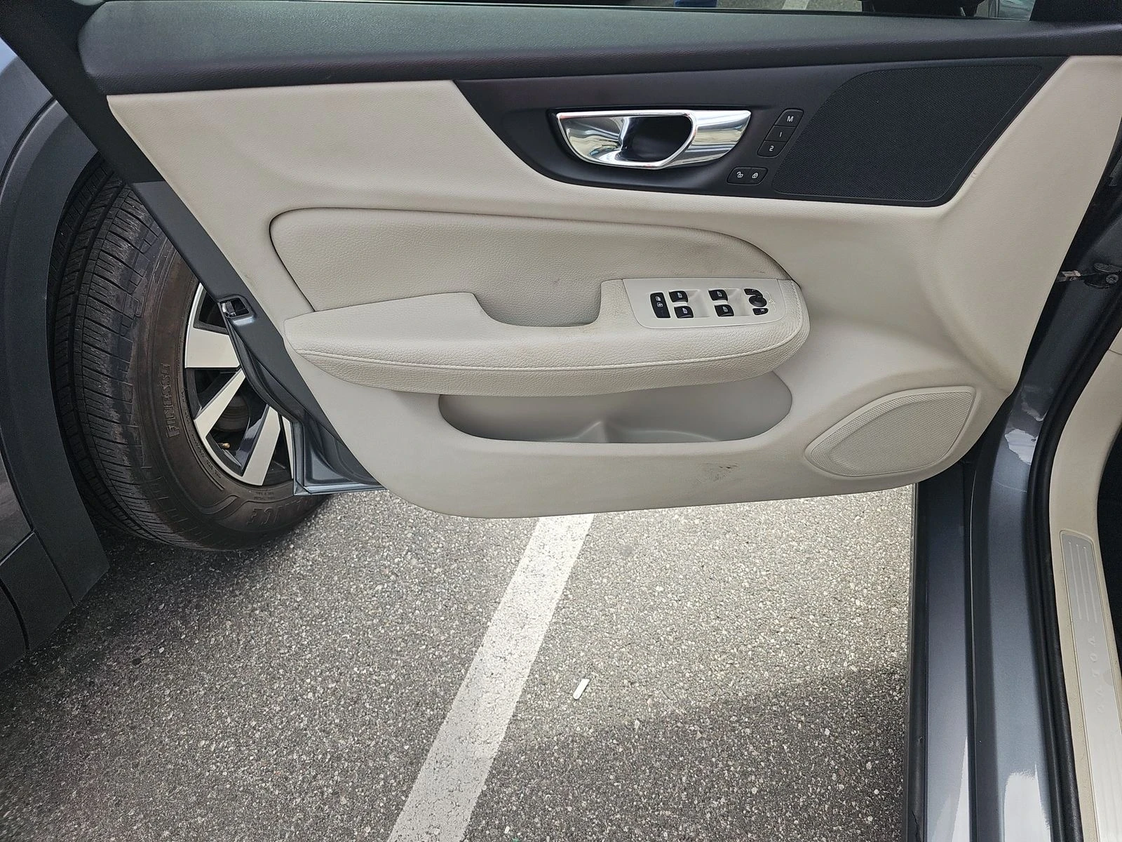 Volvo S60 T6 Momentum - изображение 10