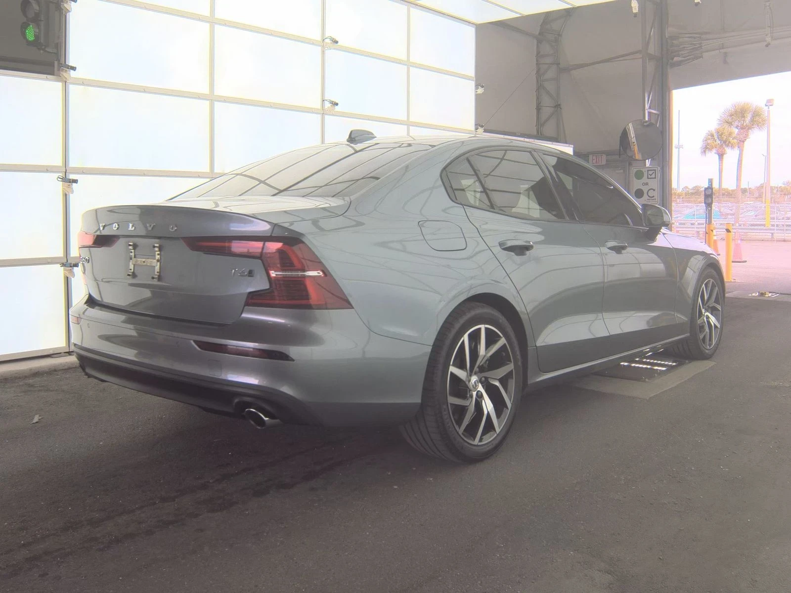 Volvo S60 T6 Momentum - изображение 4