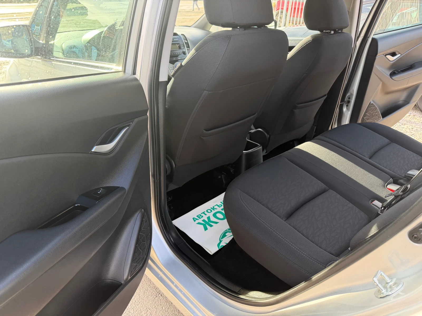 Hyundai Ix20 1.6 DIZEL, 116 ���� , ���������� | Mobile.bg � ����������� 11