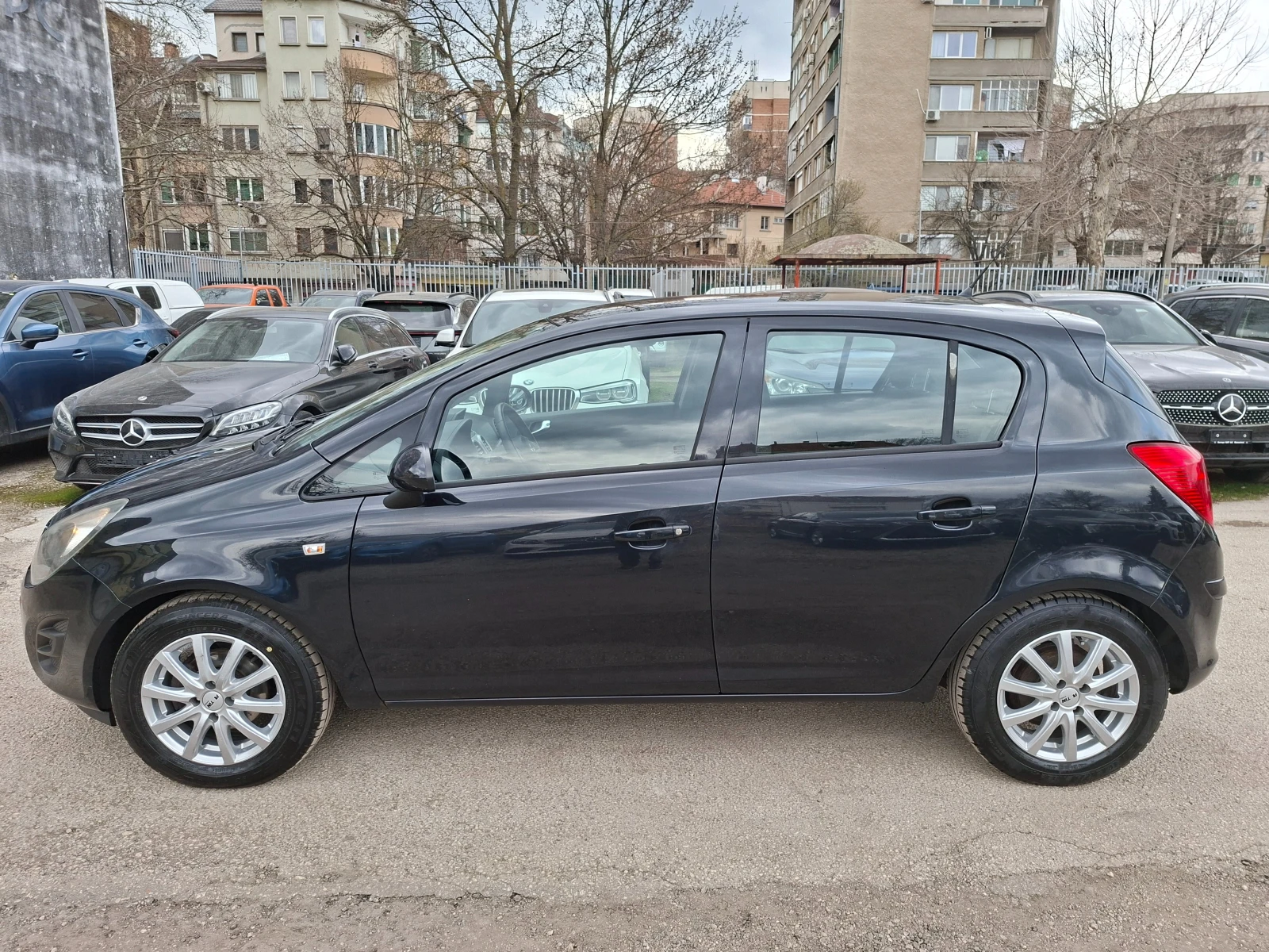 Opel Corsa 1.2i-euro5a.4cylider, снимка 8 - Автомобили и джипове - 53914380