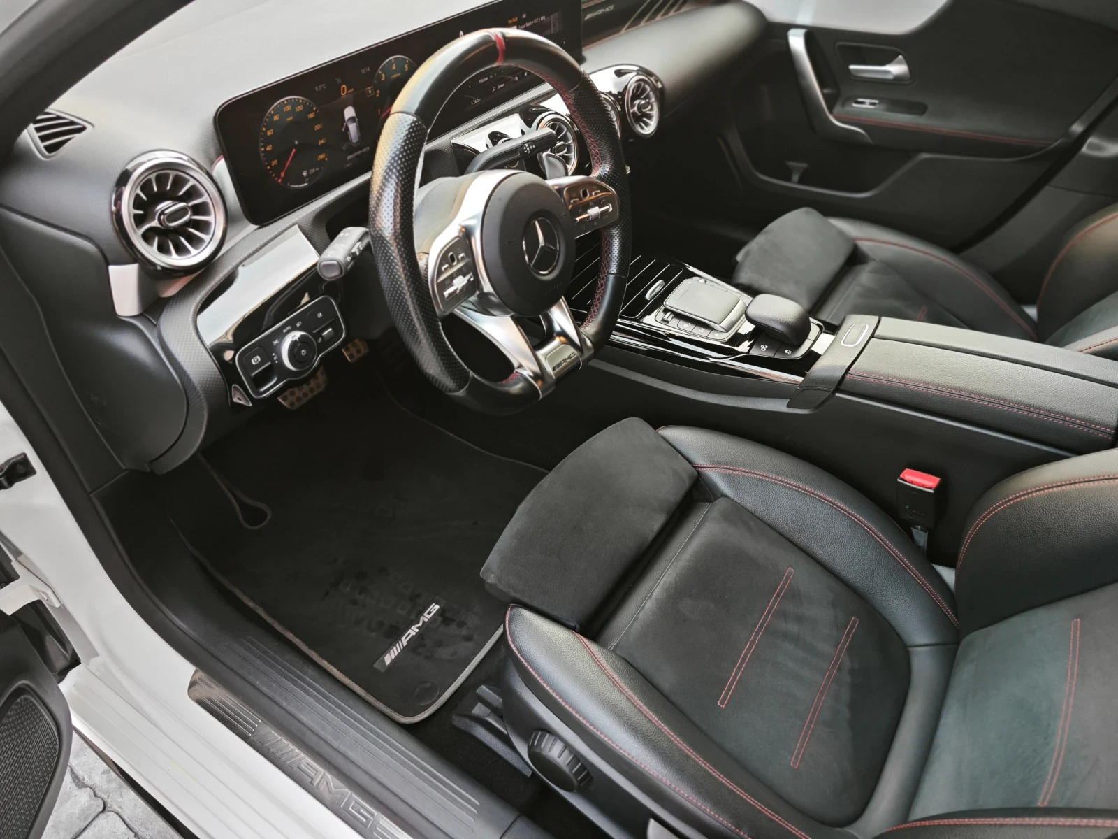 Mercedes-Benz A 35, снимка 9 - Автомобили и джипове - 53989951