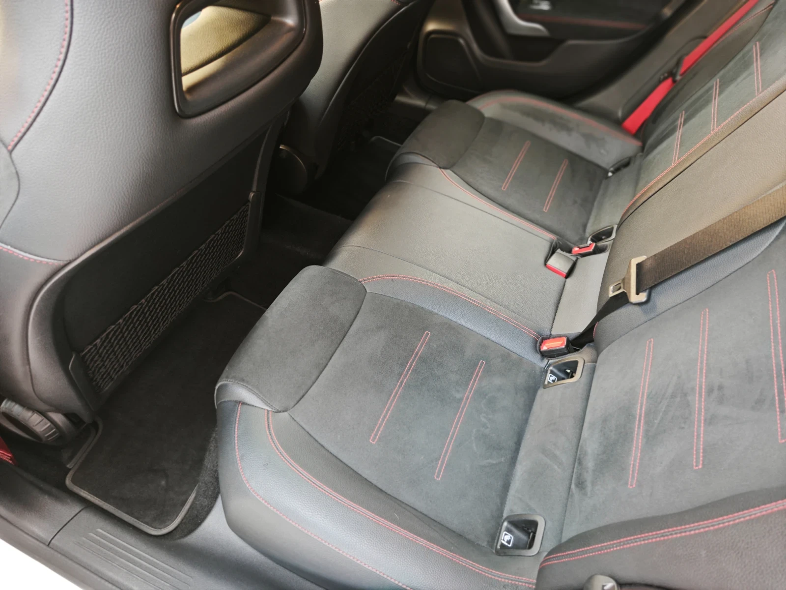 Mercedes-Benz A 35, снимка 12 - Автомобили и джипове - 53989951