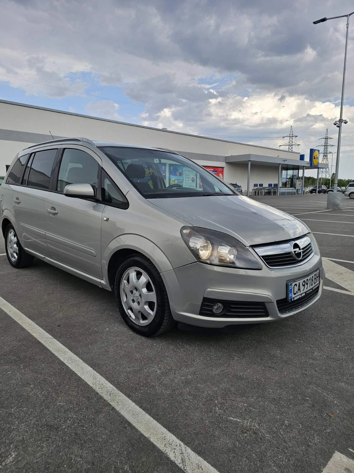 Opel Zafira CDTI, 7 местна, снимка 3 - Автомобили и джипове - 54341677
