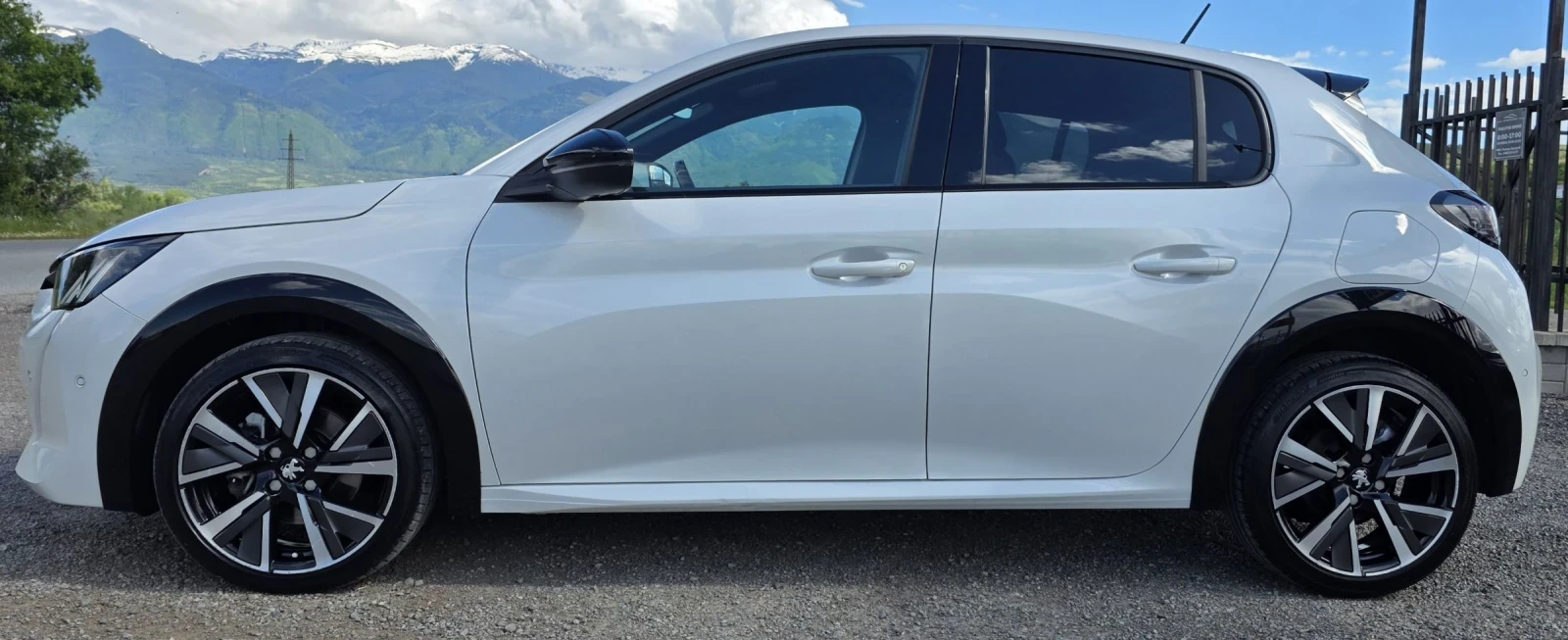 Peugeot 208 1.2 i-GT-Line-101hp, снимка 2 - Автомобили и джипове - 54592992