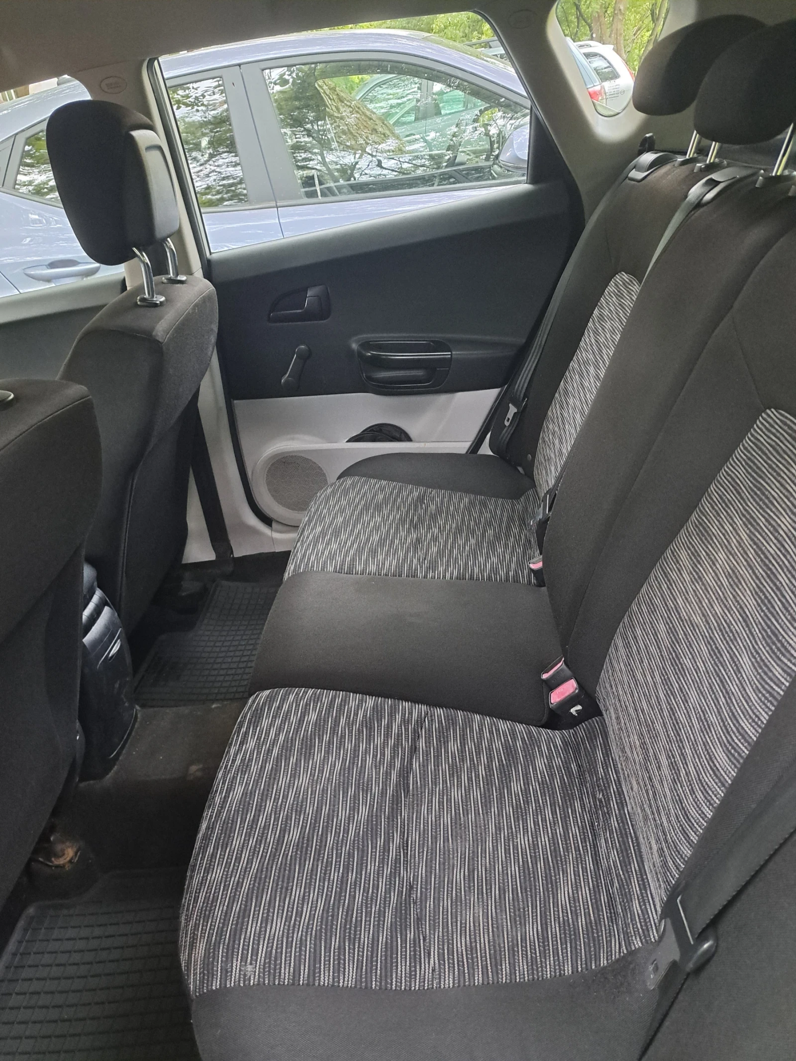Kia Ceed CVVT 1.4, снимка 8 - Автомобили и джипове - 54637368