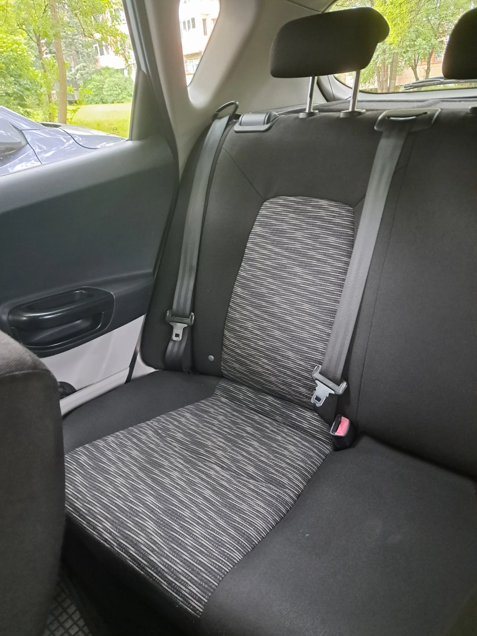 Kia Ceed CVVT 1.4, снимка 7 - Автомобили и джипове - 54637368