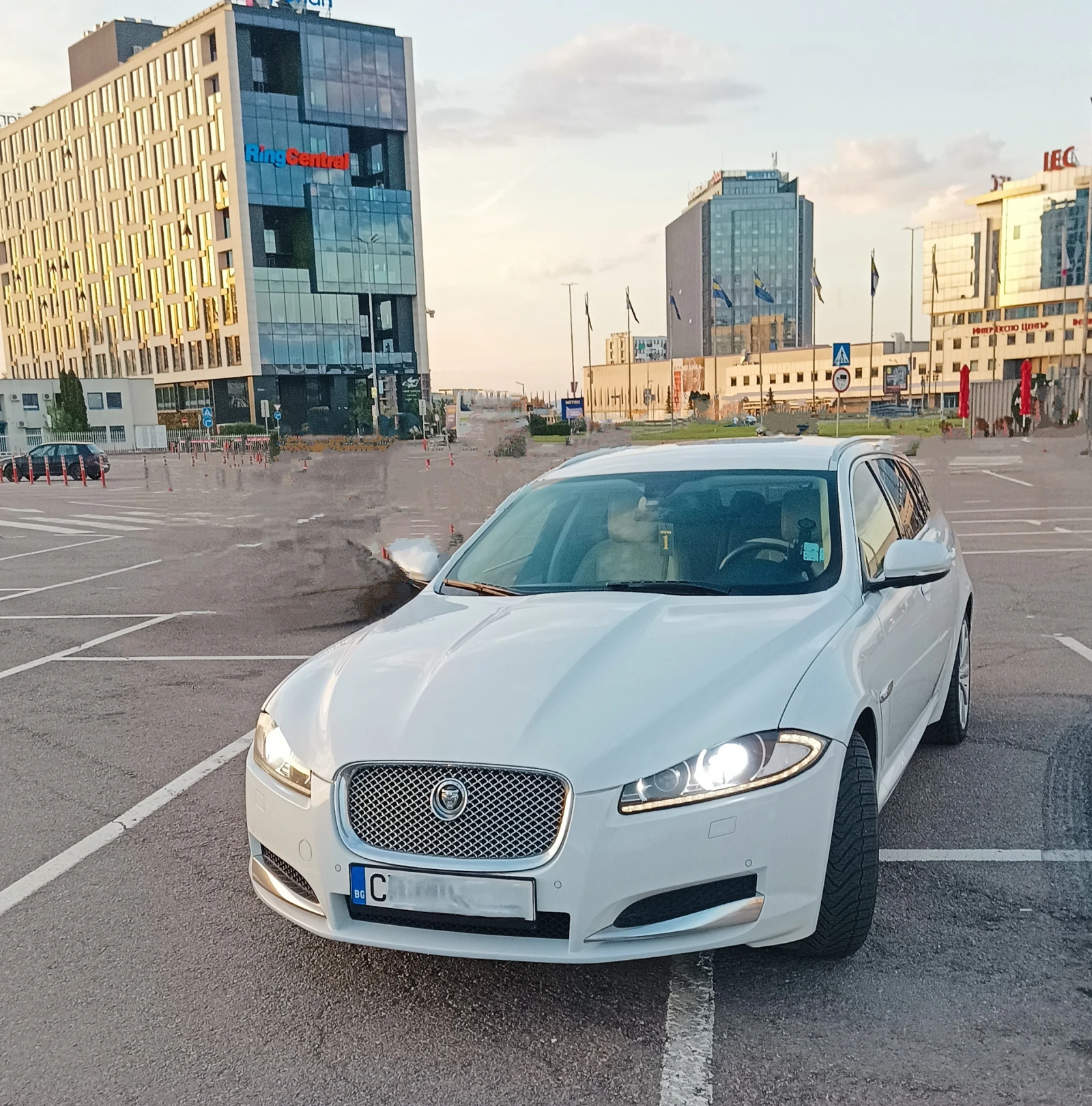 Jaguar Xf Sportbrake, снимка 3 - Автомобили и джипове - 54874189