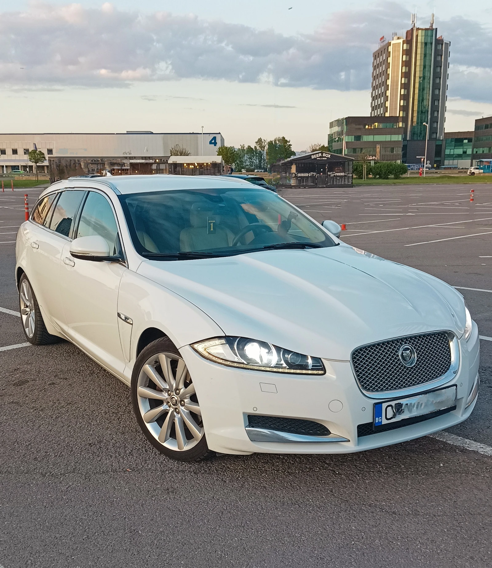 Jaguar Xf Sportbrake, снимка 2 - Автомобили и джипове - 54874189