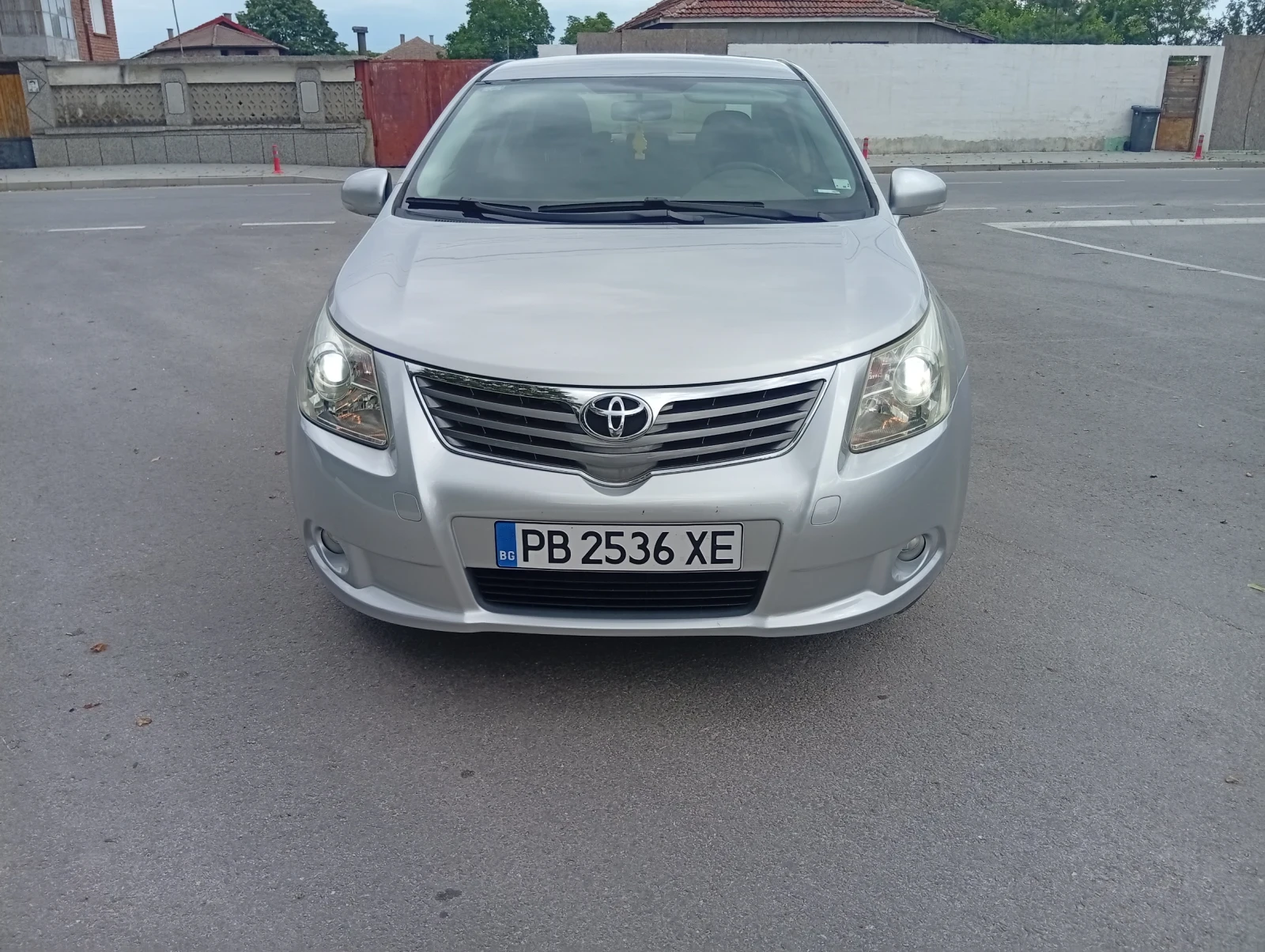 Toyota Avensis 2.0D4D перфектен , снимка 2 - Автомобили и джипове - 55045923