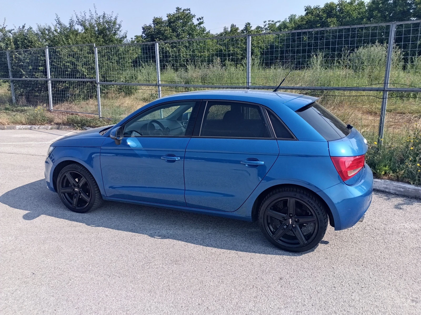 Audi A1 Sportback 1.6TDi Ambient , снимка 8 - Автомобили и джипове - 55117389