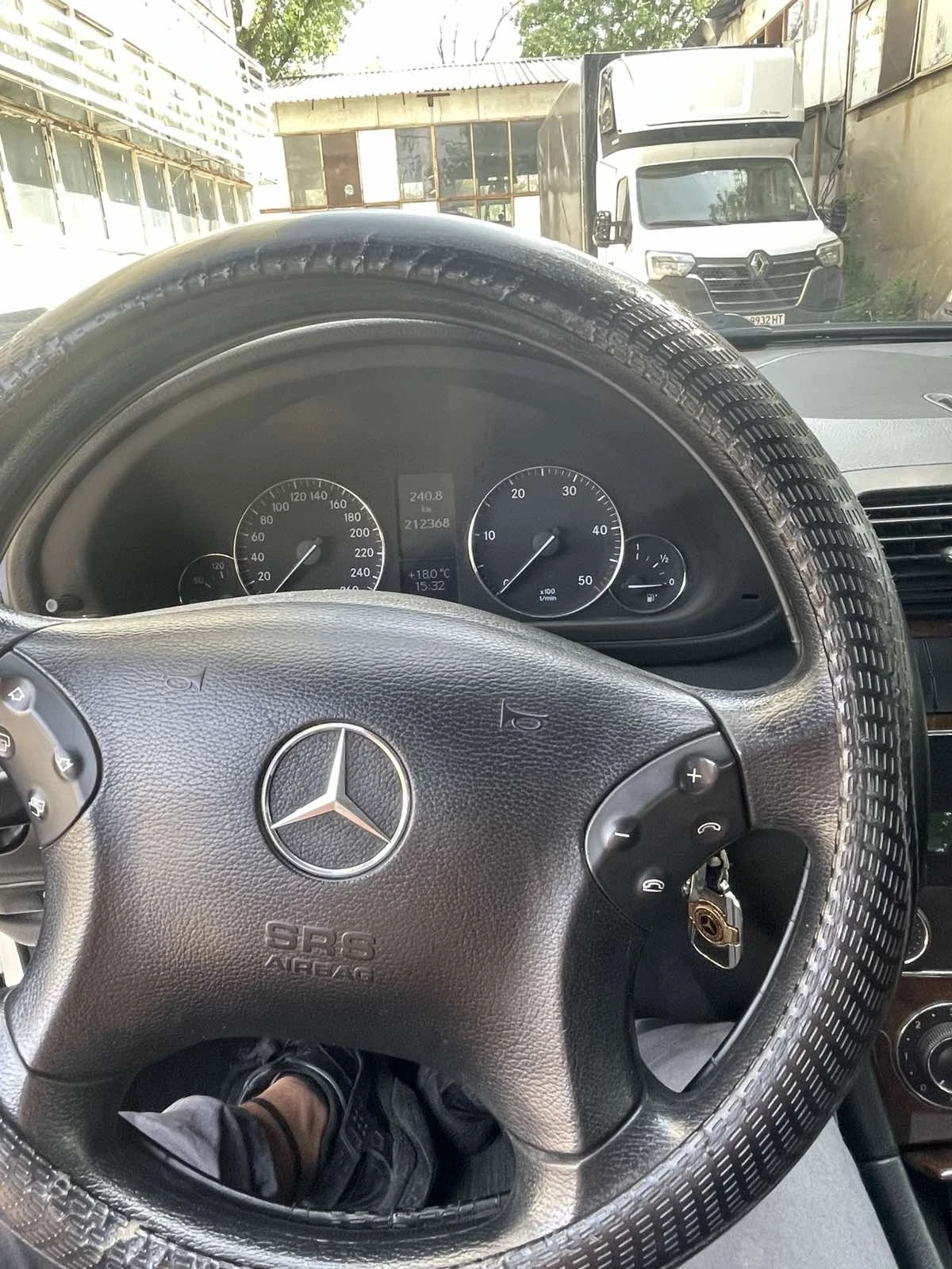 Mercedes-Benz C 220, снимка 8 - Автомобили и джипове - 55423783