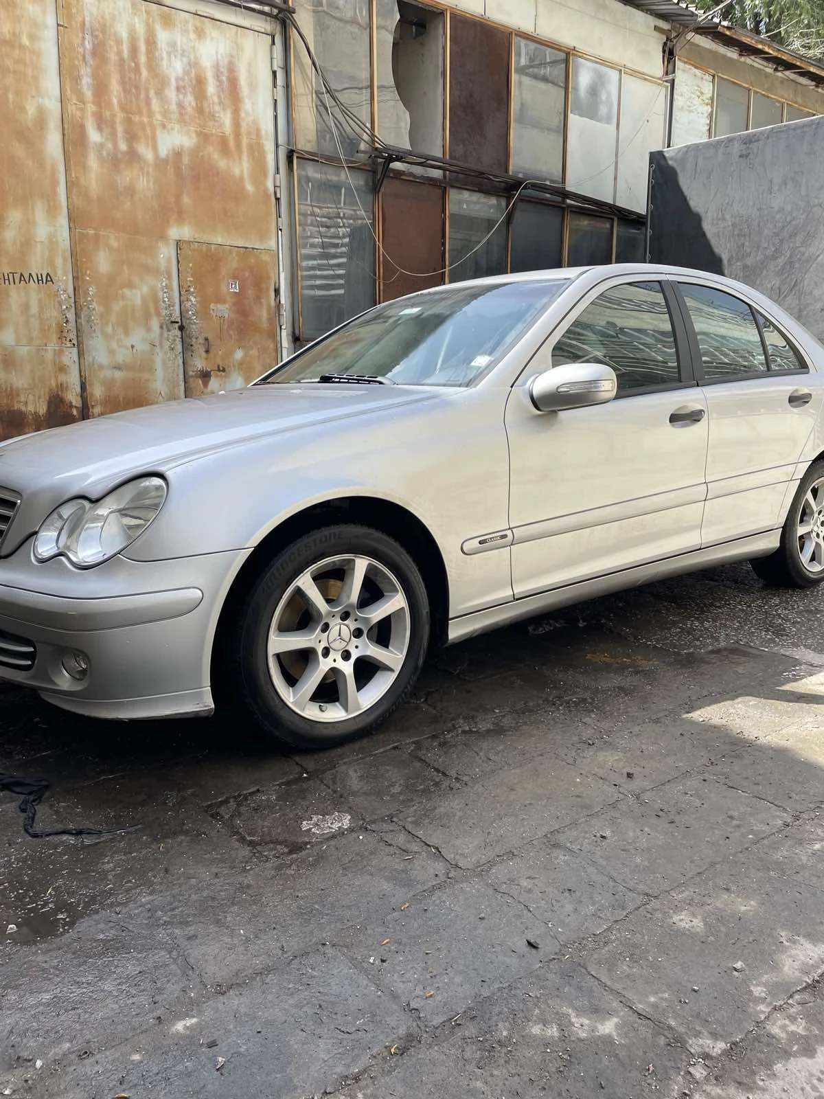 Mercedes-Benz C 220, снимка 3 - Автомобили и джипове - 55423783