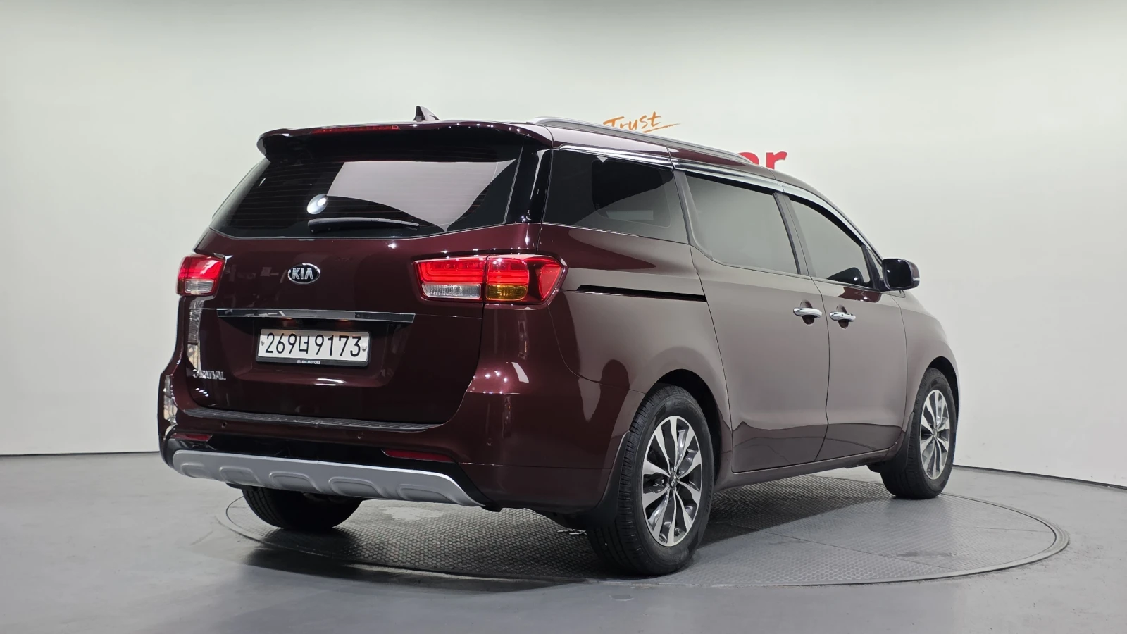 Kia Carnival ПОДГРЕВ ВОЛАН* КРАЙНА ЦЕНА, снимка 2 - Автомобили и джипове - 55594990