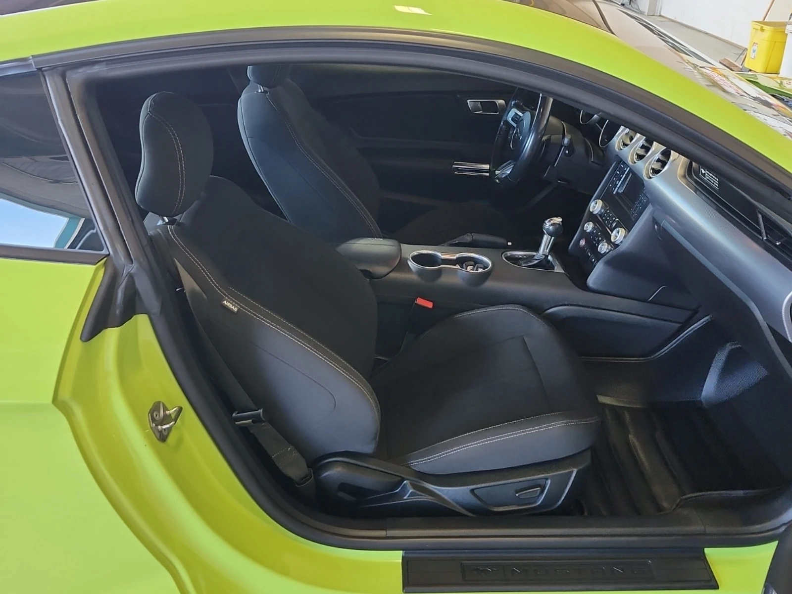 Ford Mustang GT* CARFAX* АВТОКРЕДИТ БЕЗ ПЪРВОНАЧАЛНА ВНОСКА* , снимка 11 - Автомобили и джипове - 56070963