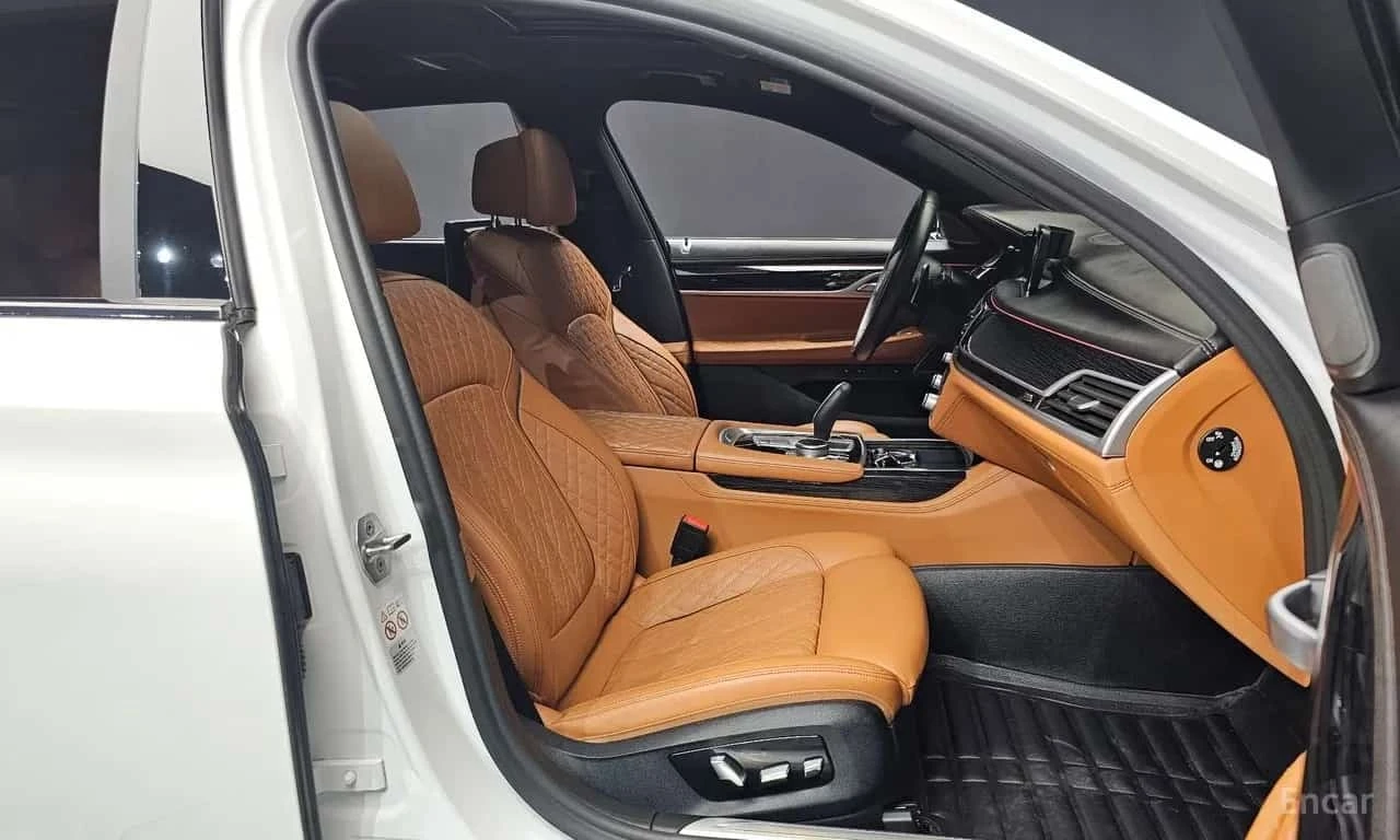 BMW 740 Ld xDrive M Sport | АВТОФИНАНСИРАНЕ, снимка 11 - Автомобили и джипове - 56184861