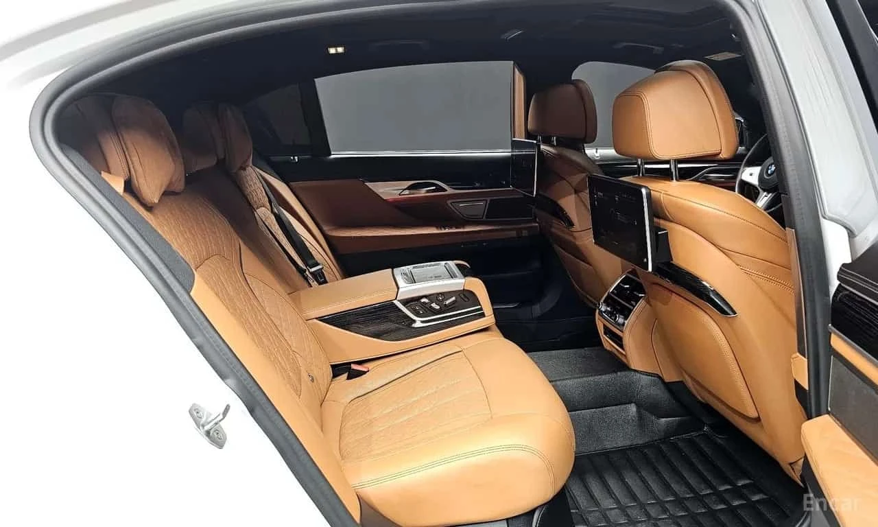 BMW 740 Ld xDrive M Sport | АВТОФИНАНСИРАНЕ, снимка 12 - Автомобили и джипове - 56184861