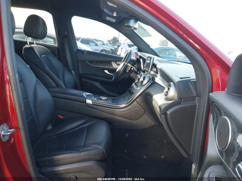 Mercedes-Benz GLC 300 4MATIC * CARFAX* , снимка 5 - Автомобили и джипове - 53421810