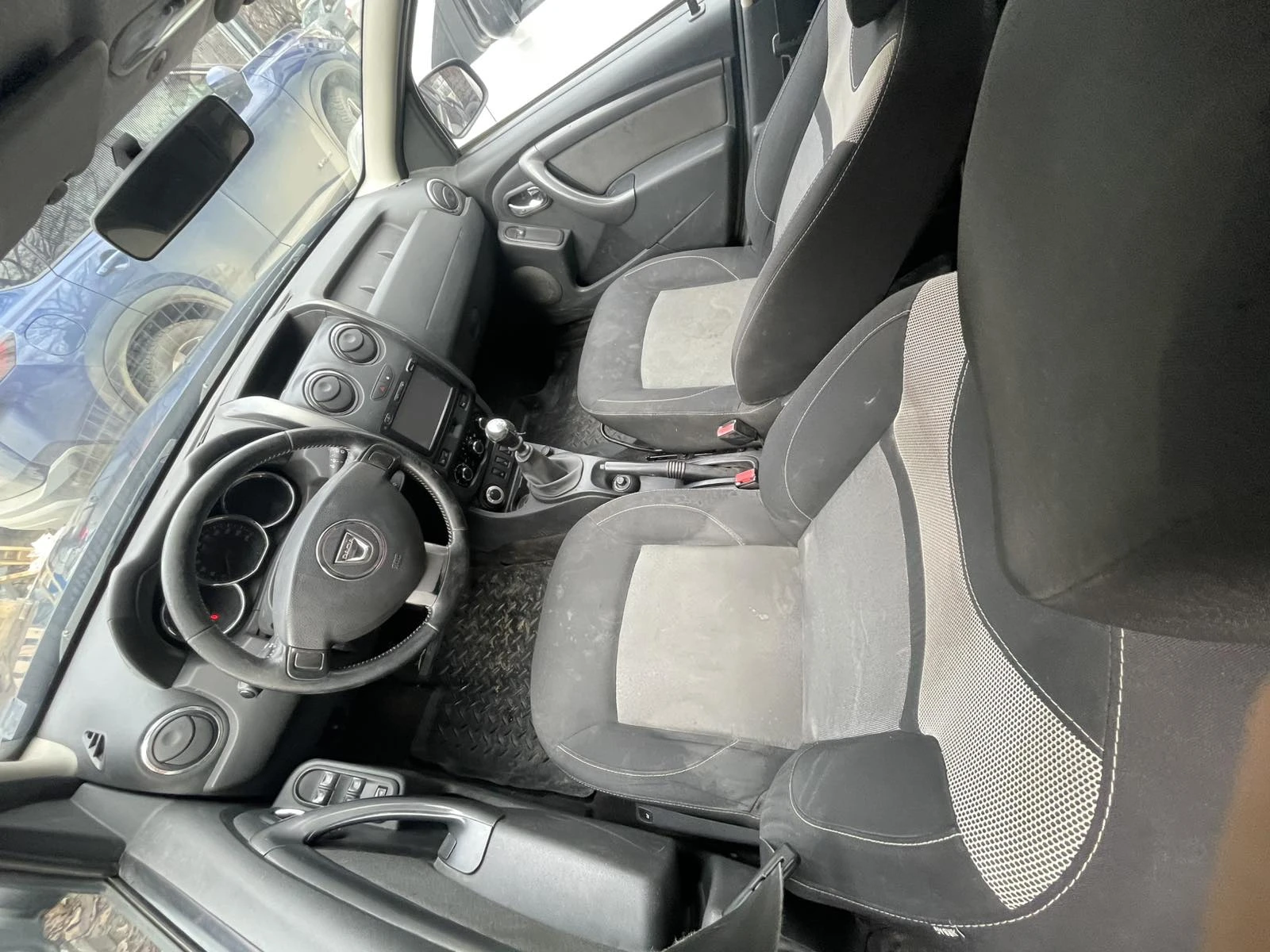 Dacia Duster, снимка 3 - Автомобили и джипове - 53798651