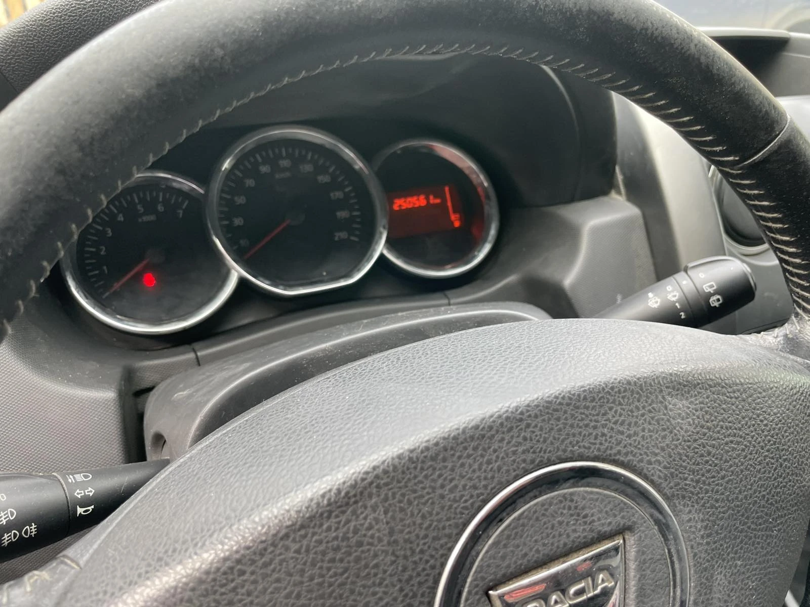 Dacia Duster, снимка 4 - Автомобили и джипове - 53798651