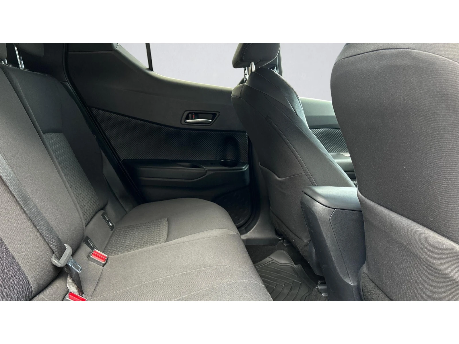 Toyota C-HR Месечна вноска от 296  , снимка 7 - Автомобили и джипове - 54088751