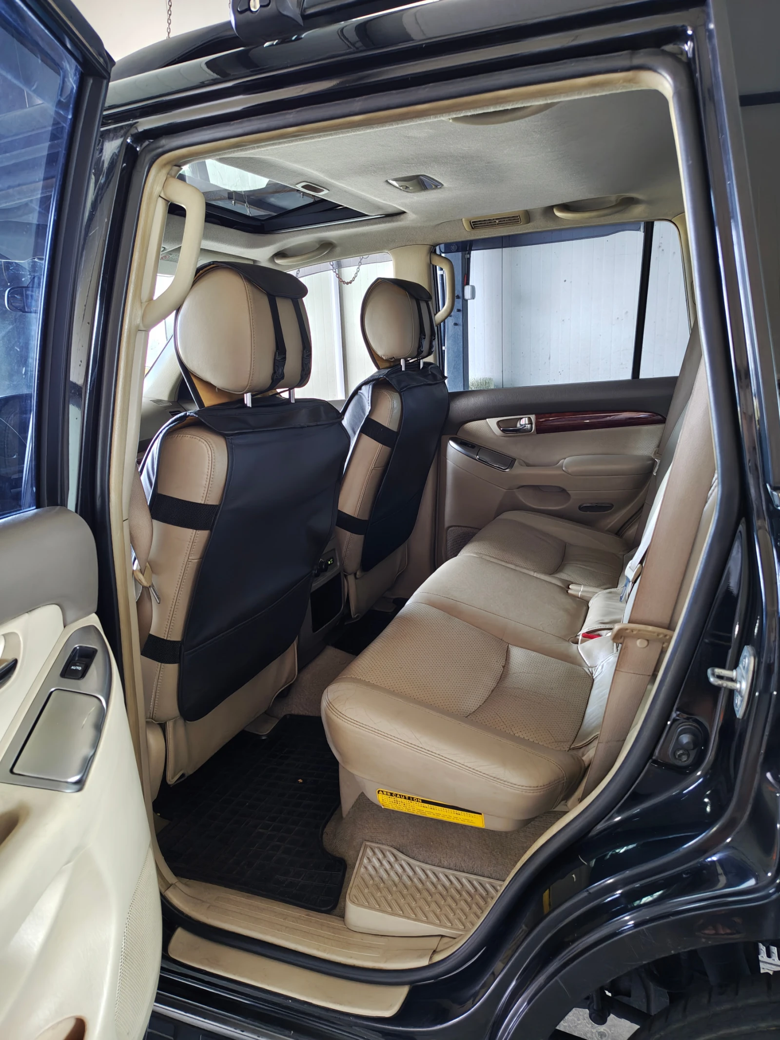 Toyota Land cruiser 3.0 D4D, снимка 10 - Автомобили и джипове - 55358545