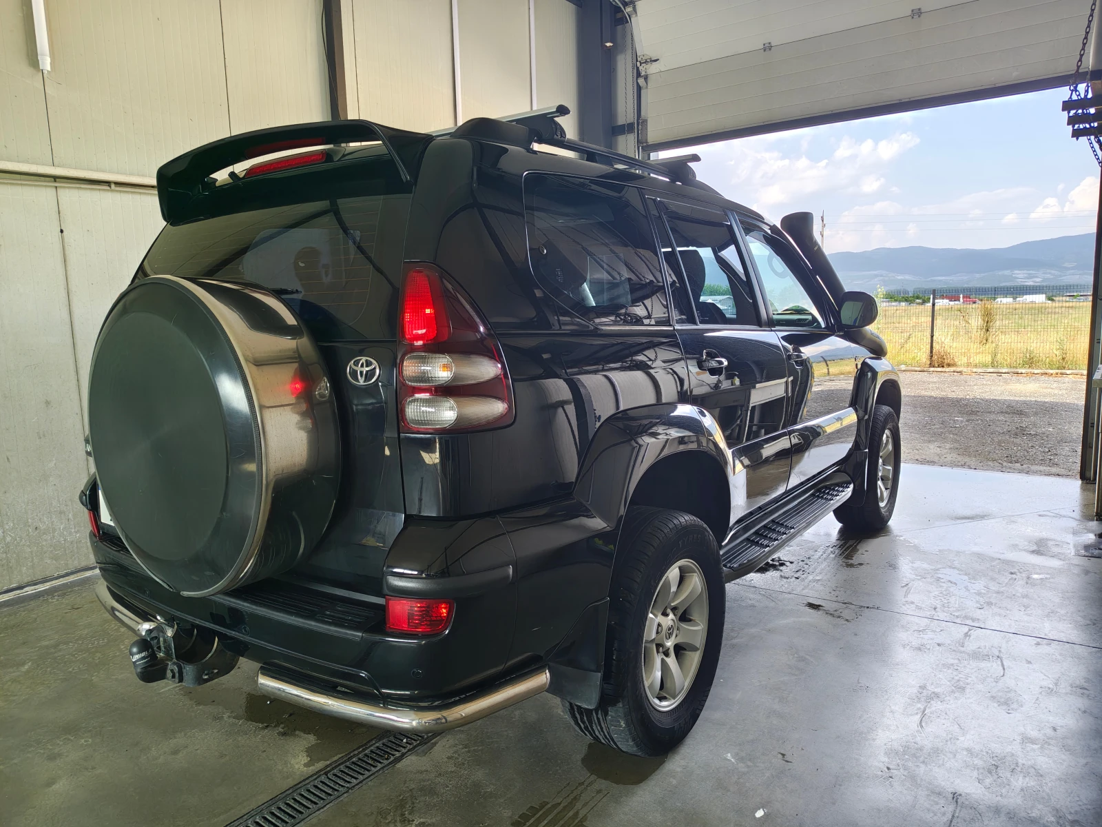 Toyota Land cruiser 3.0 D4D, снимка 3 - Автомобили и джипове - 55358545