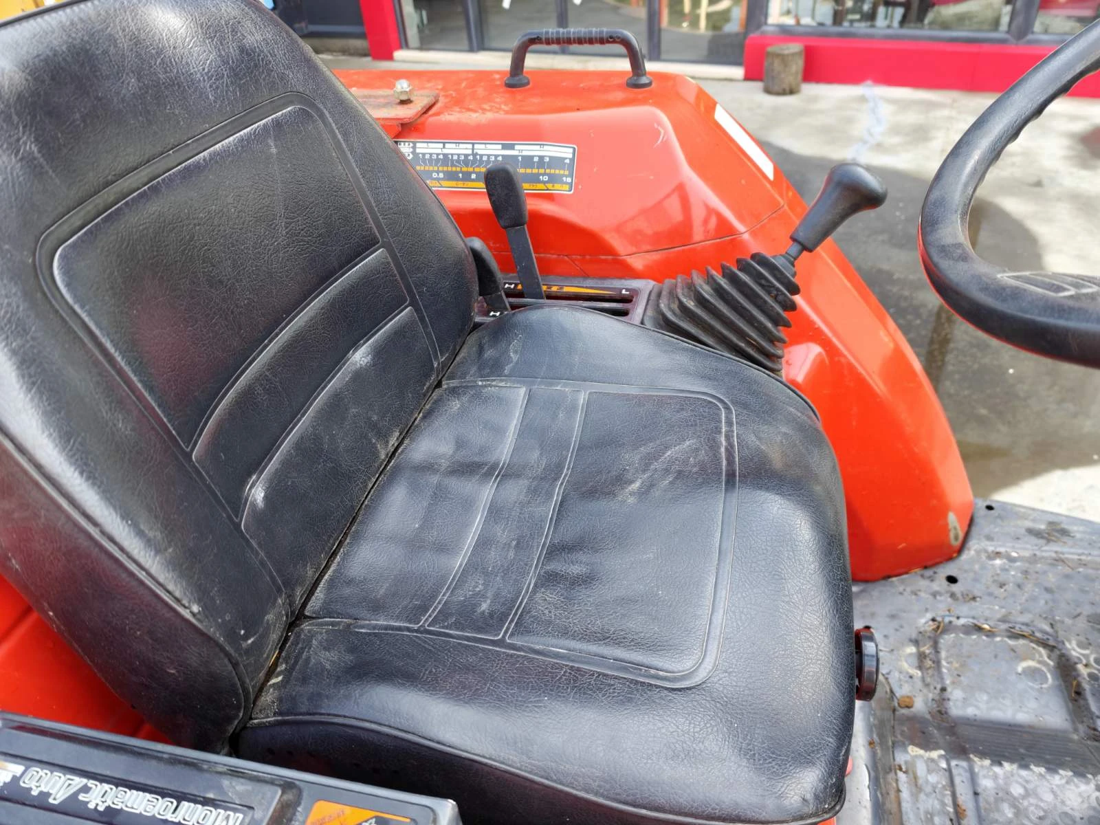 Трактор Kubota  ТОВАРАЧ ОРИГИНАЛЕН, снимка 5 - Селскостопанска техника - 54624306