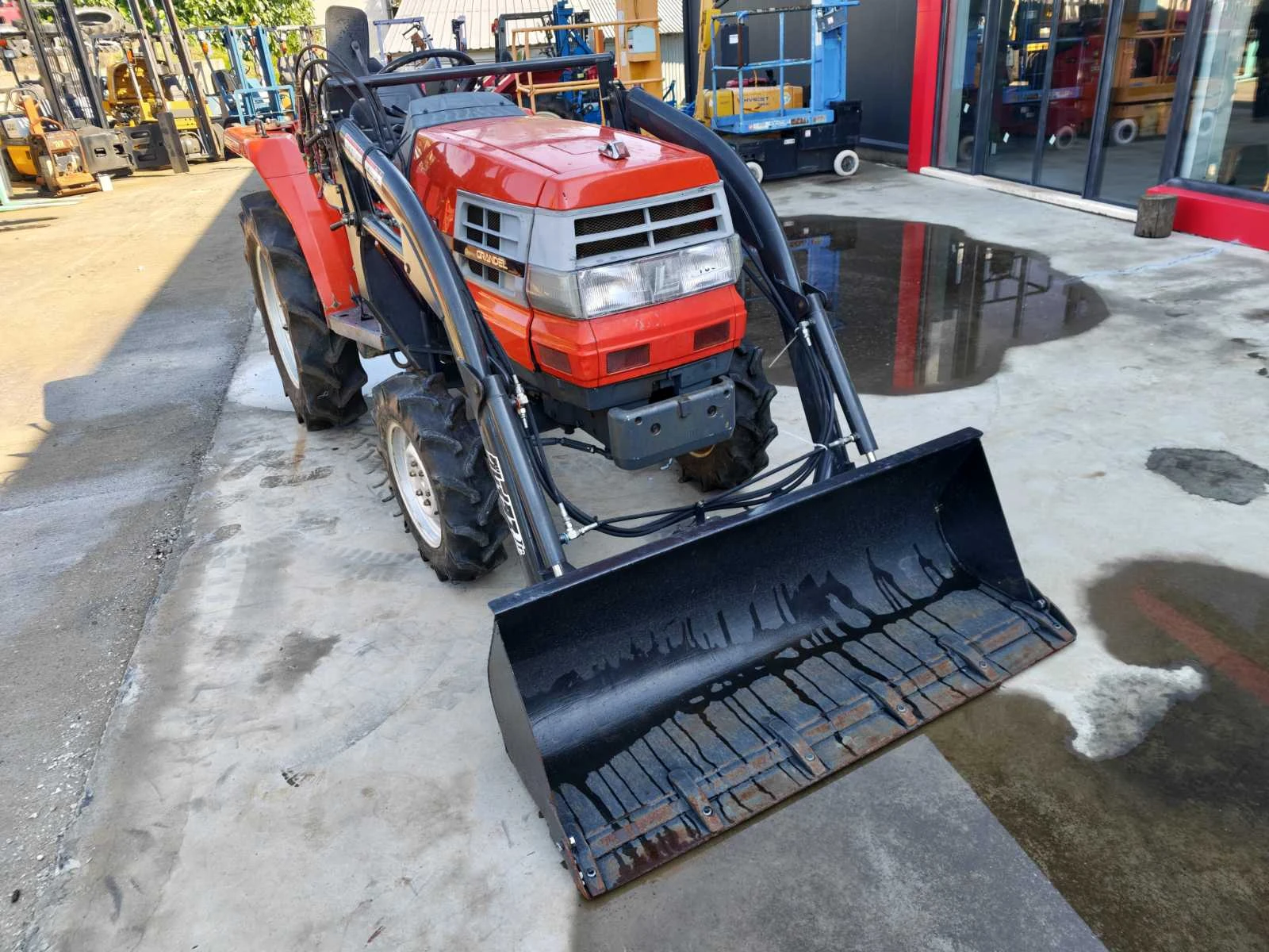 Трактор Kubota  ТОВАРАЧ ОРИГИНАЛЕН, снимка 2 - Селскостопанска техника - 54624306