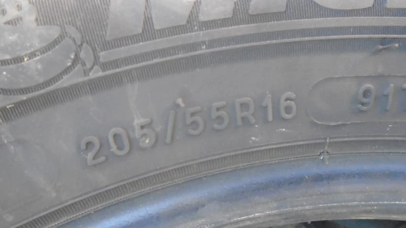 Гуми Зимни 205/55R16, снимка 5 - Гуми и джанти - 22768283