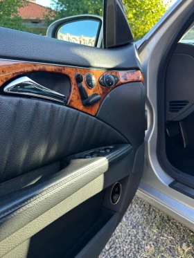Mercedes-Benz E 320, снимка 9