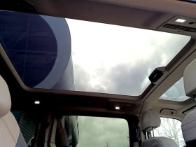 VW Multivan 2.0 TDi DSG 6+ 1 Места, Сервизна история!, снимка 17