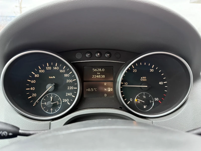 Mercedes-Benz ML 320 НА* ПРУЖИНИ* SPORT, снимка 14 - Автомобили и джипове - 49261901