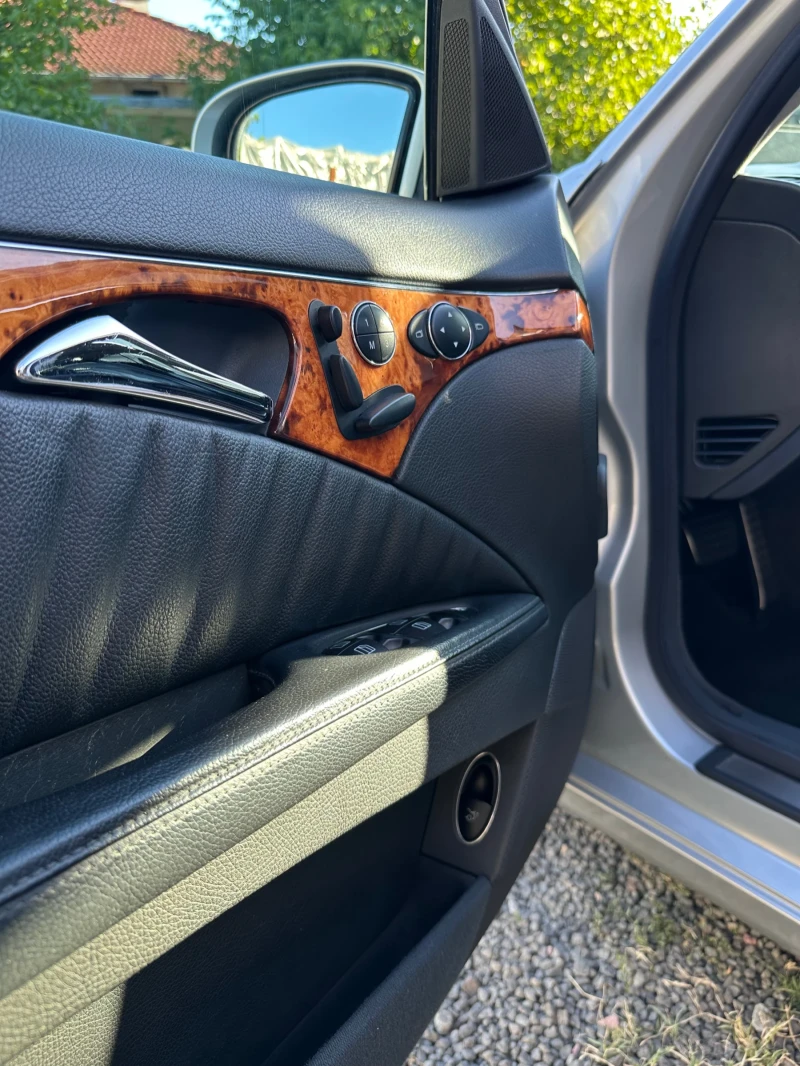 Mercedes-Benz E 320, снимка 9 - Автомобили и джипове - 52354283