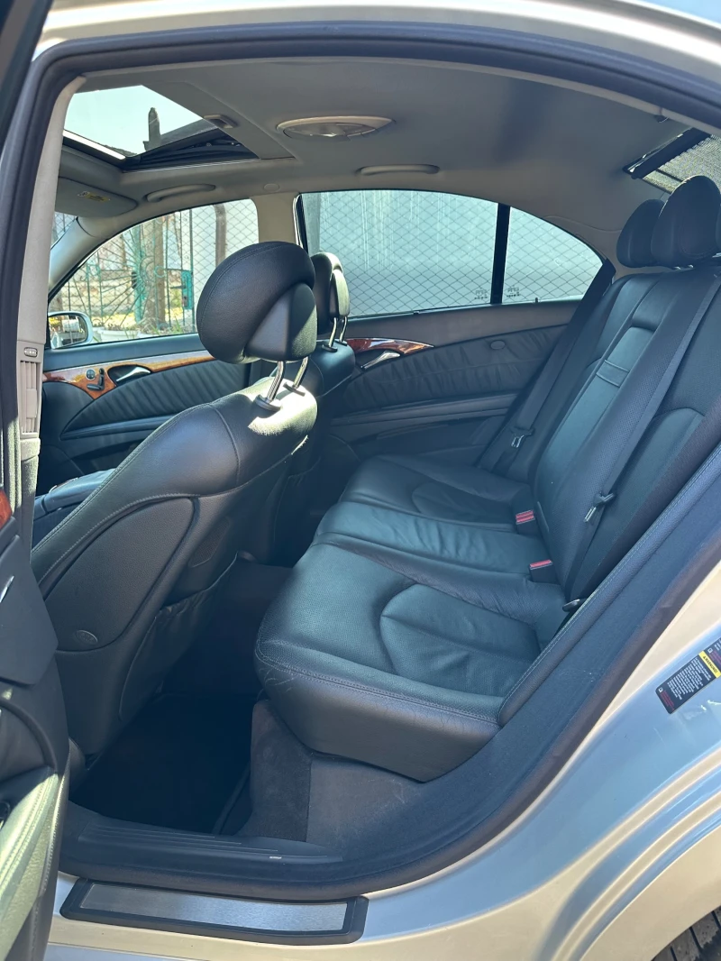 Mercedes-Benz E 320, снимка 13 - Автомобили и джипове - 52354283