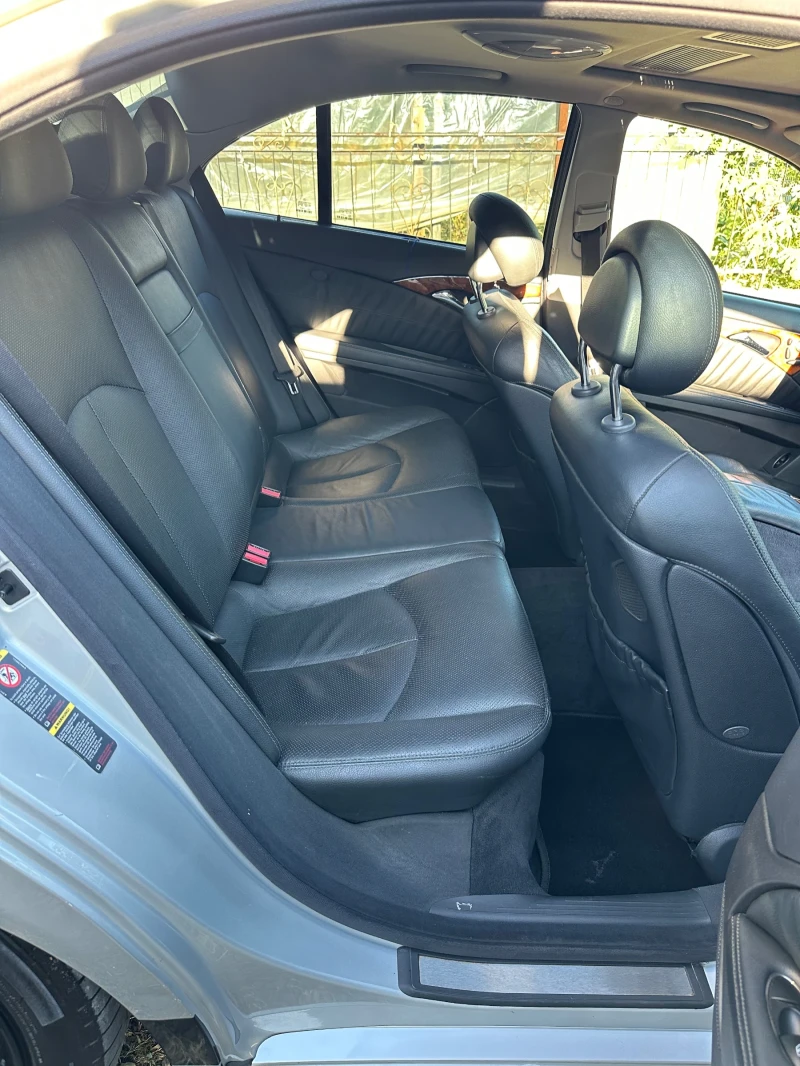 Mercedes-Benz E 320, снимка 14 - Автомобили и джипове - 52354283