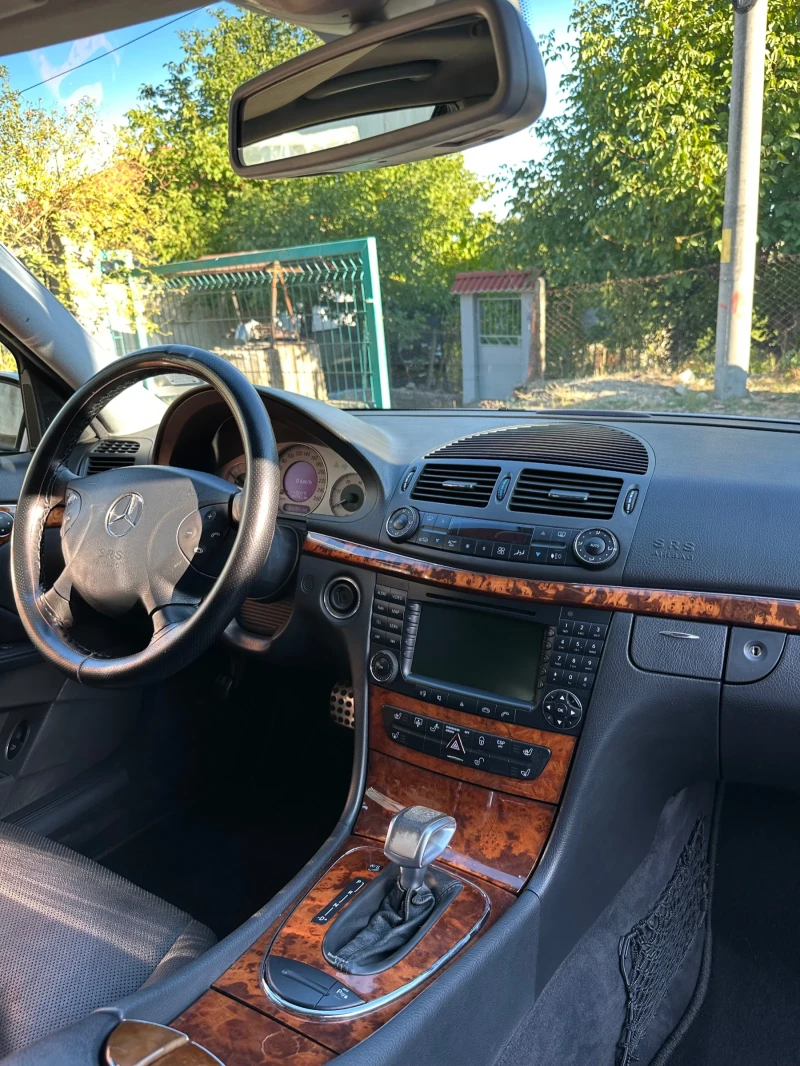 Mercedes-Benz E 320, снимка 7 - Автомобили и джипове - 52354283