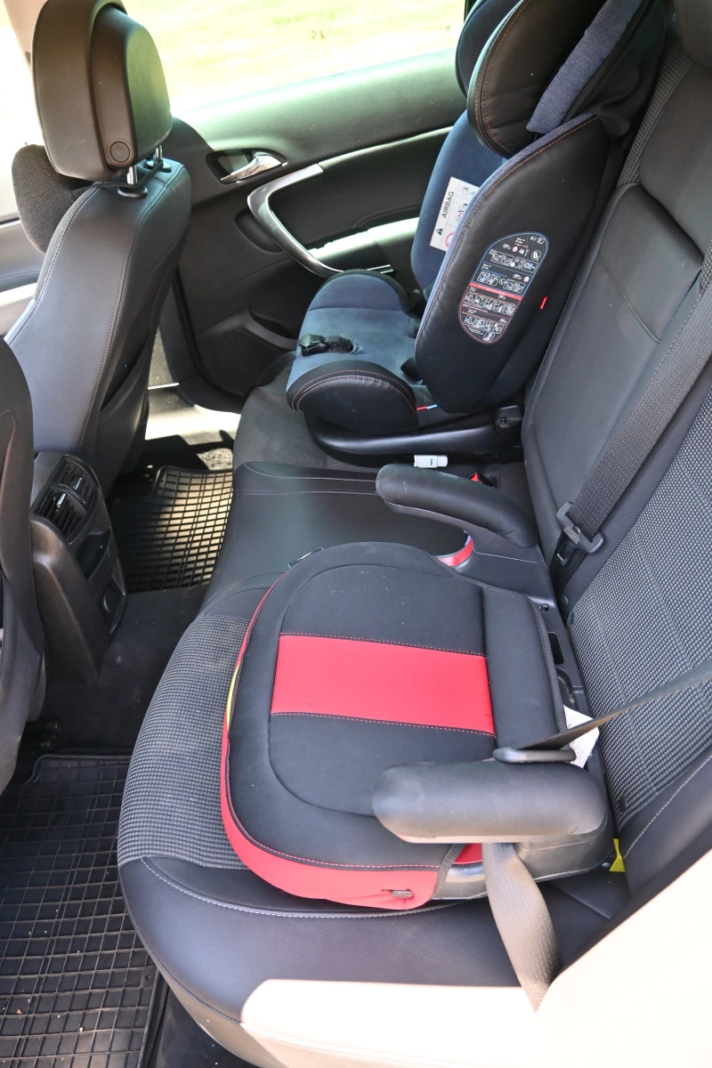 Opel Insignia 2.0 160к.с., снимка 8 - Автомобили и джипове - 52287070