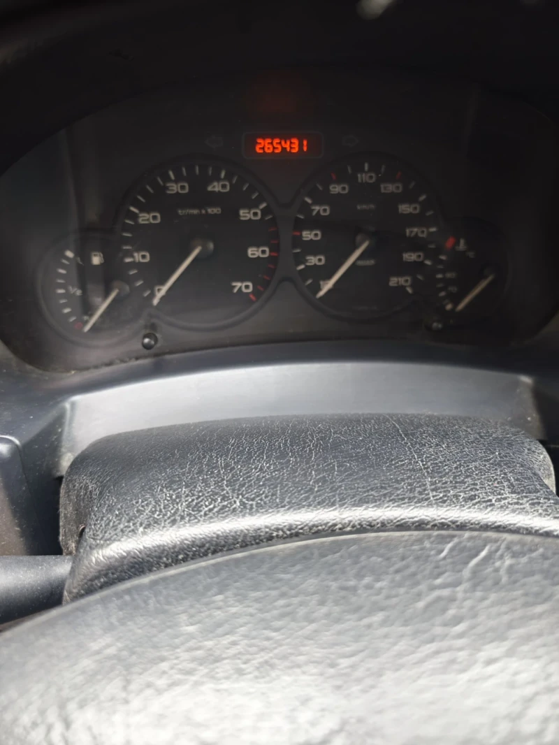 Citroen Berlingo Клима///HDI, снимка 7 - Автомобили и джипове - 52570786