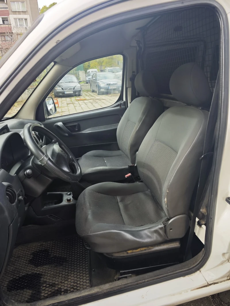 Citroen Berlingo Клима///HDI, снимка 8 - Автомобили и джипове - 52570786