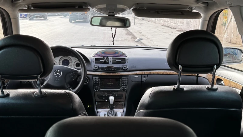 Mercedes-Benz E 240, снимка 8 - Автомобили и джипове - 52628210