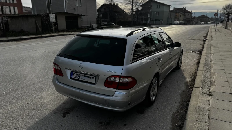 Mercedes-Benz E 240, снимка 4 - Автомобили и джипове - 52628210